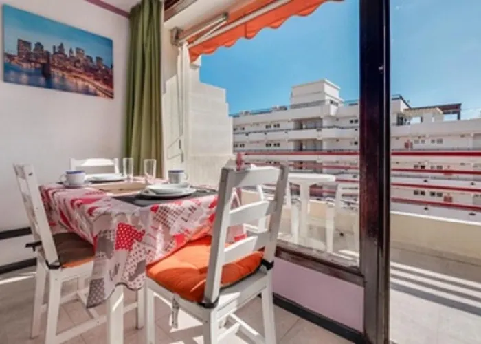 Apartment Olimpia 3 *